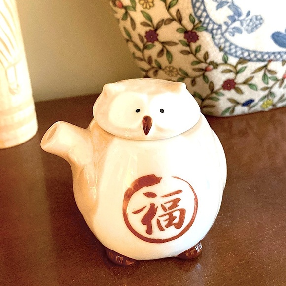 Daiso owl soy sauce porcelain pot from Japan  🇯🇵🦉🫖🥢🍣🍶 - Picture 2 of 4